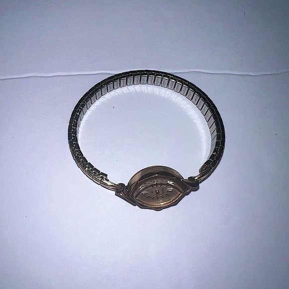 Vintage Women’s Elgin 21 10K Bezel Watch - Picture 3 of 10